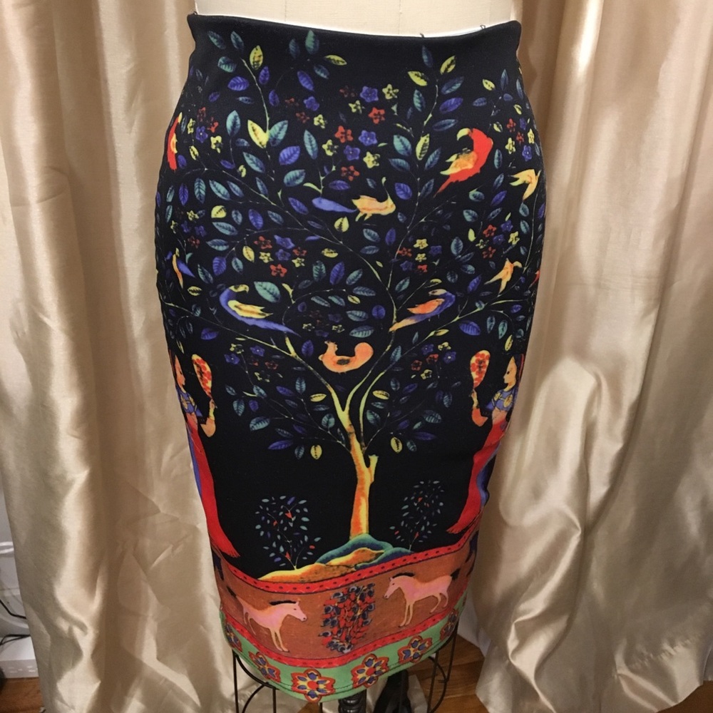 *DONATING TODAY 1/5/19* tapestry print skirt